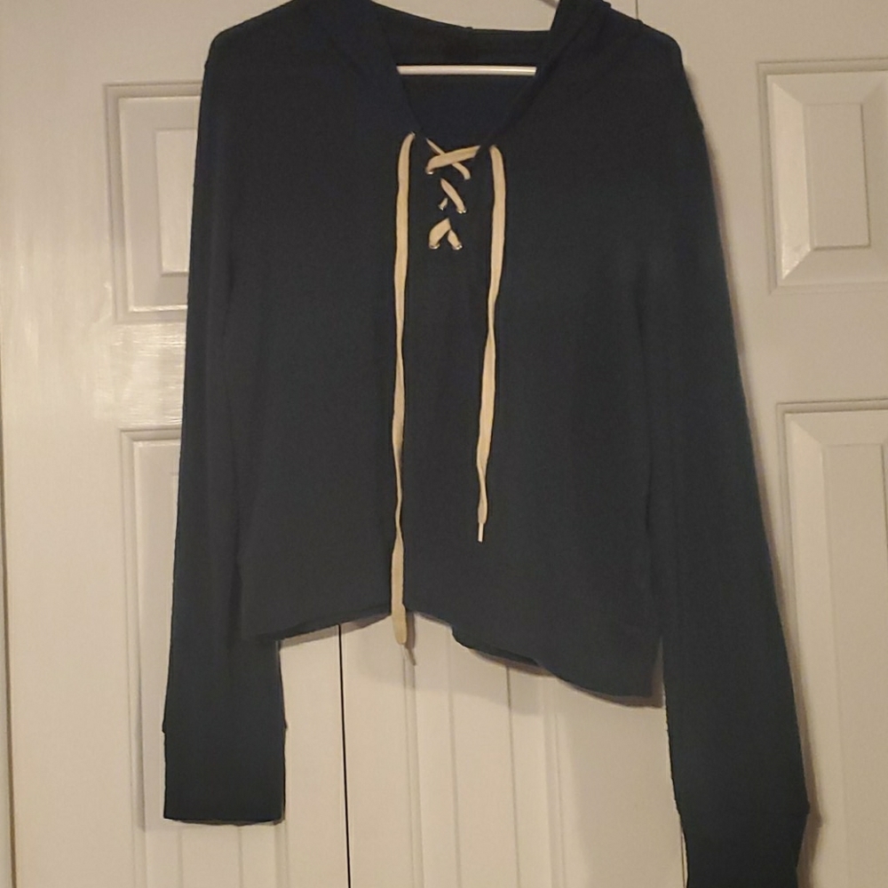 Hooded crop sweatshirt